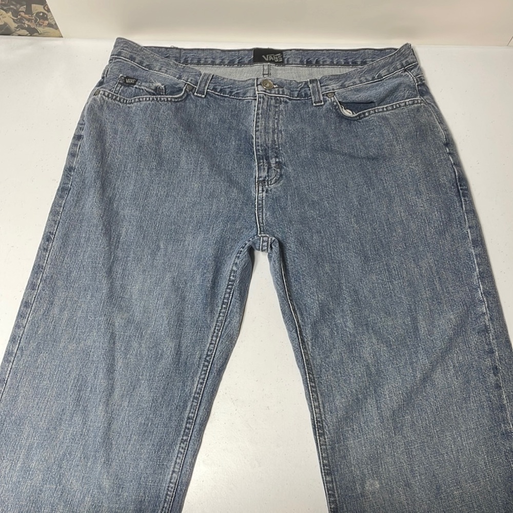 Mens Vans Straight Jeans. Medium wash Sz36x34